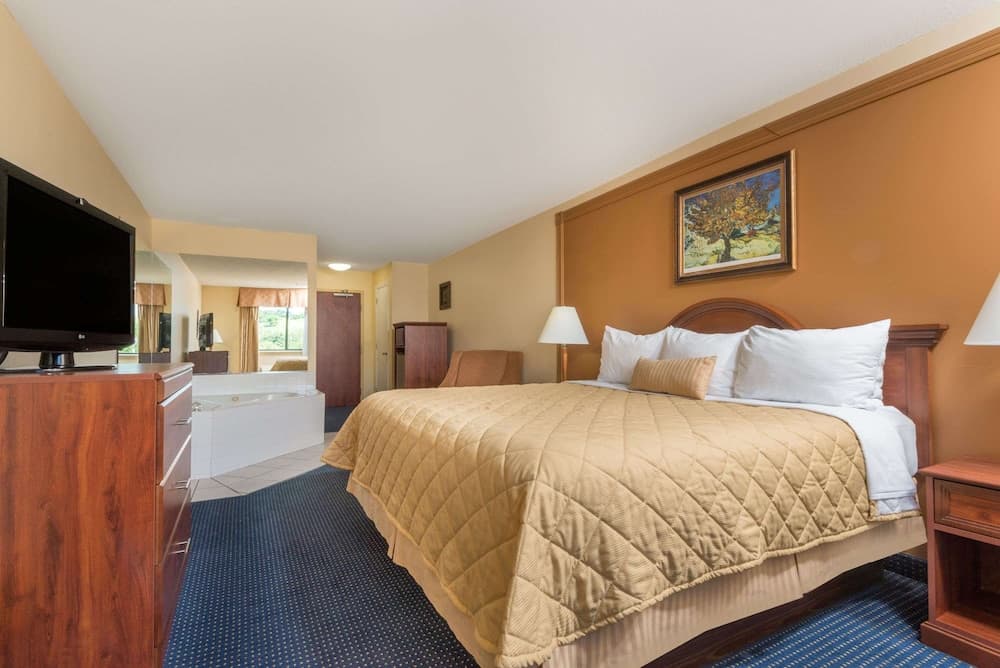 Ramada by Wyndham Catlettsburg Ashland gallery photo in Catlettsburg, KY — image 15