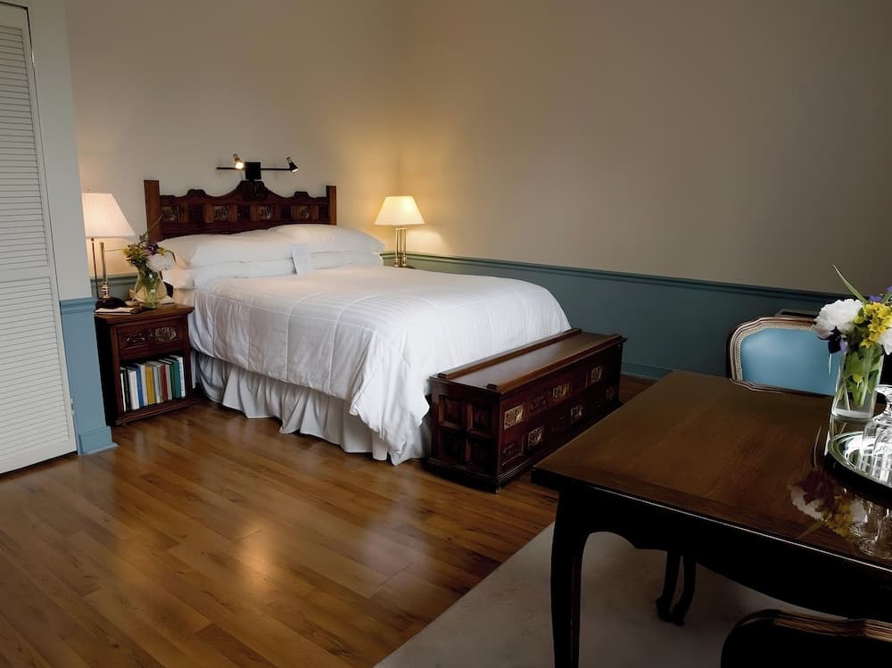 La Tourelle Inn & Spa featured exterior or lobby in Ithaca, NY — similar hotel