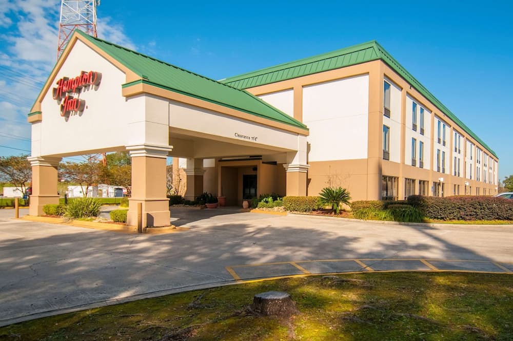 Hampton Inn Lafayette-I-10 featured exterior or lobby in Scott, LA — similar hotel