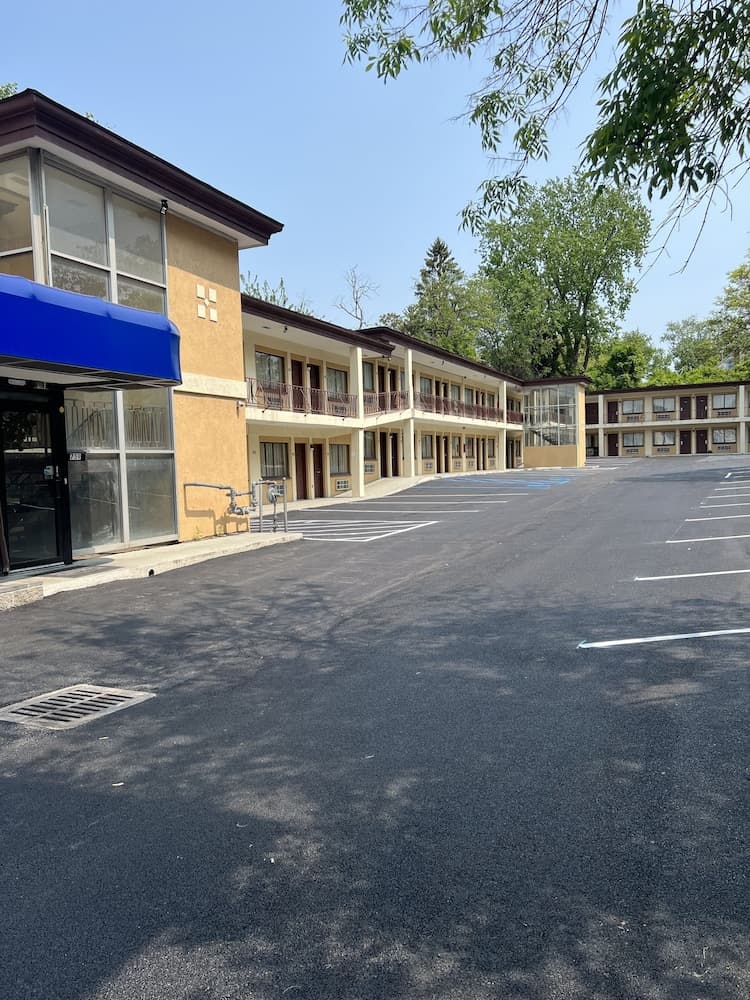 Executive Inn property views in Schenectady, NY — gallery photo 3