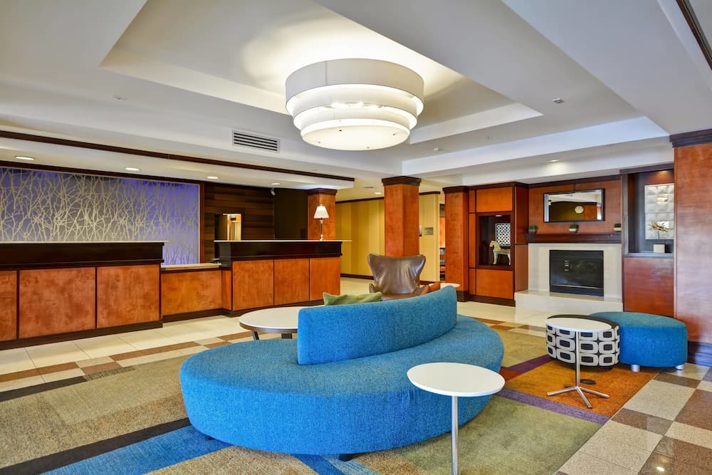 Fairfield Inn & Suites by Marriott Birmingham Fultondale/I65 interior in Fultondale, AL — gallery photo 2