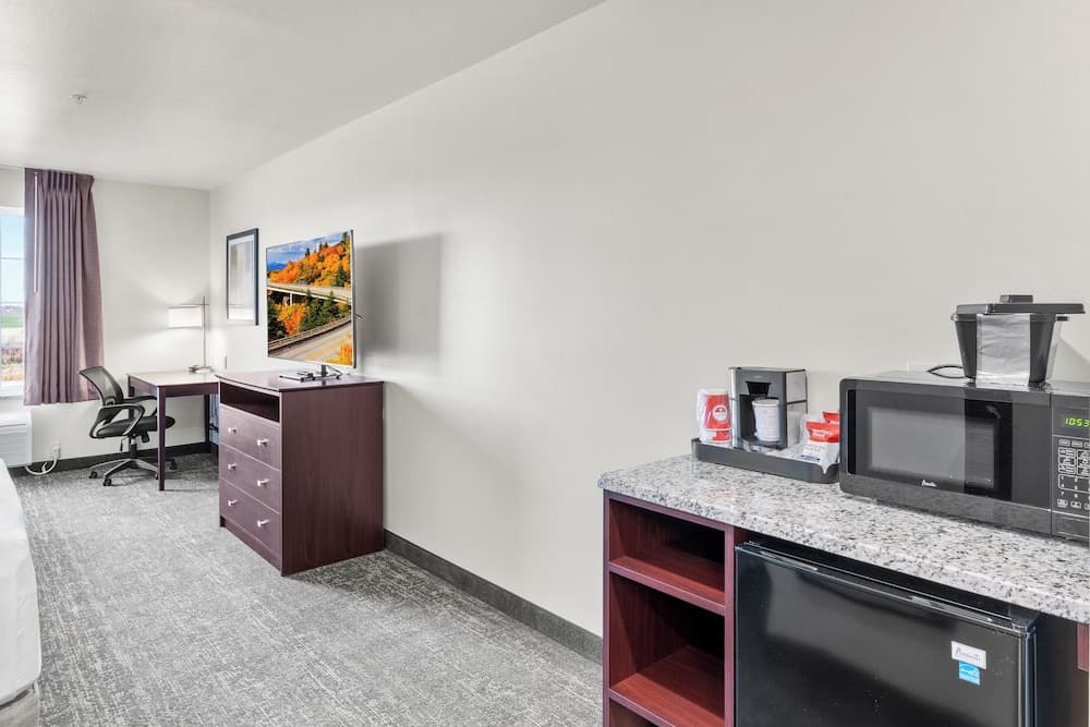 Cobblestone Hotel & Suites - Eaton property views in Eaton, OH — gallery photo 3