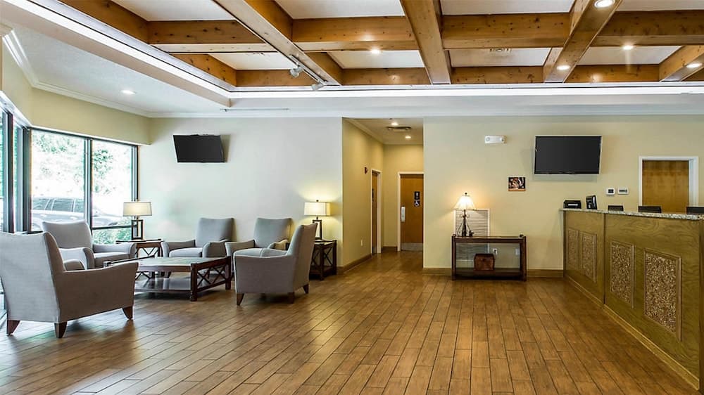 Hilton Vacation Club MountainLoft Gatlinburg interior in Gatlinburg, TN — gallery photo 2