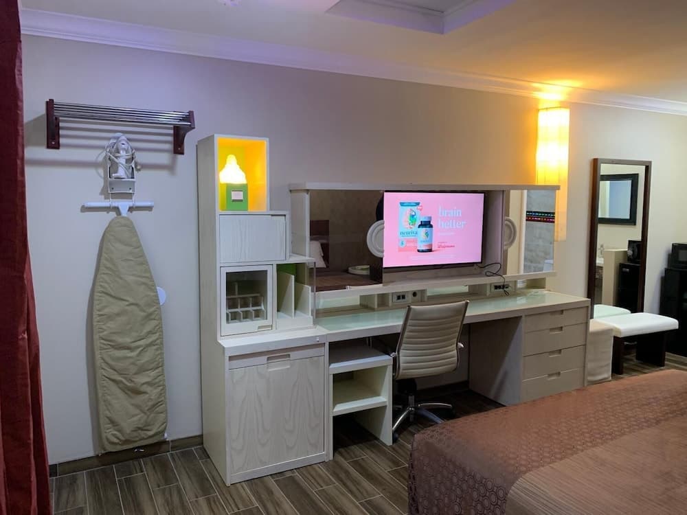 Mesa Motel gallery photo in Costa Mesa, CA — image 5