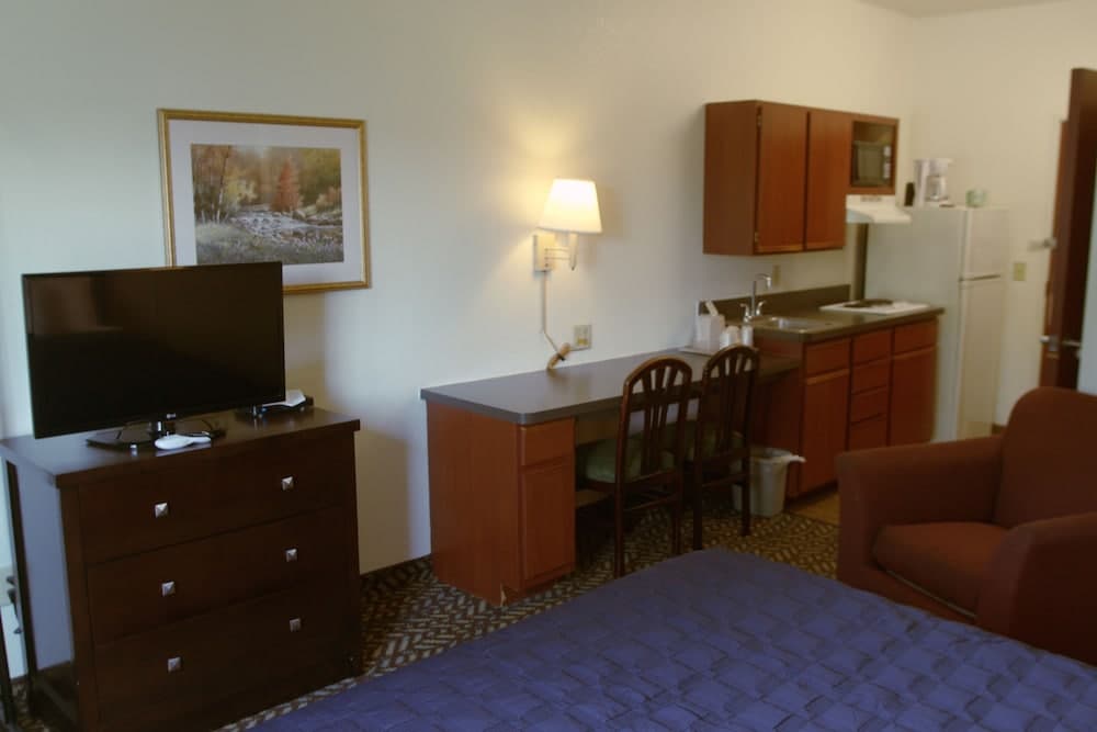 Sandalwood Studios & Suites property views in Shakopee, MN — gallery photo 3