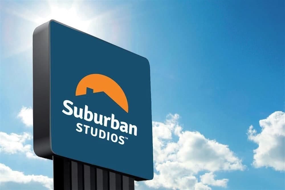 Suburban Studios Fort Dodge property views in Fort Dodge, IA — gallery photo 3