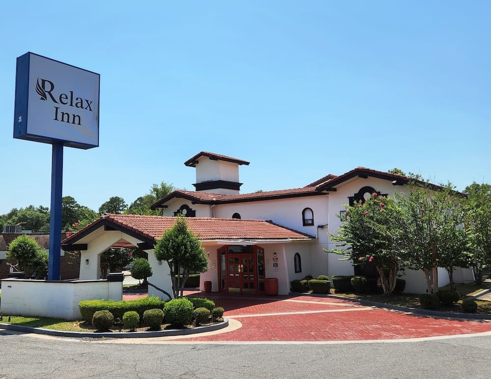 Budget Host Inn- Medical Center featured exterior or lobby in Little Rock, AR — similar hotel