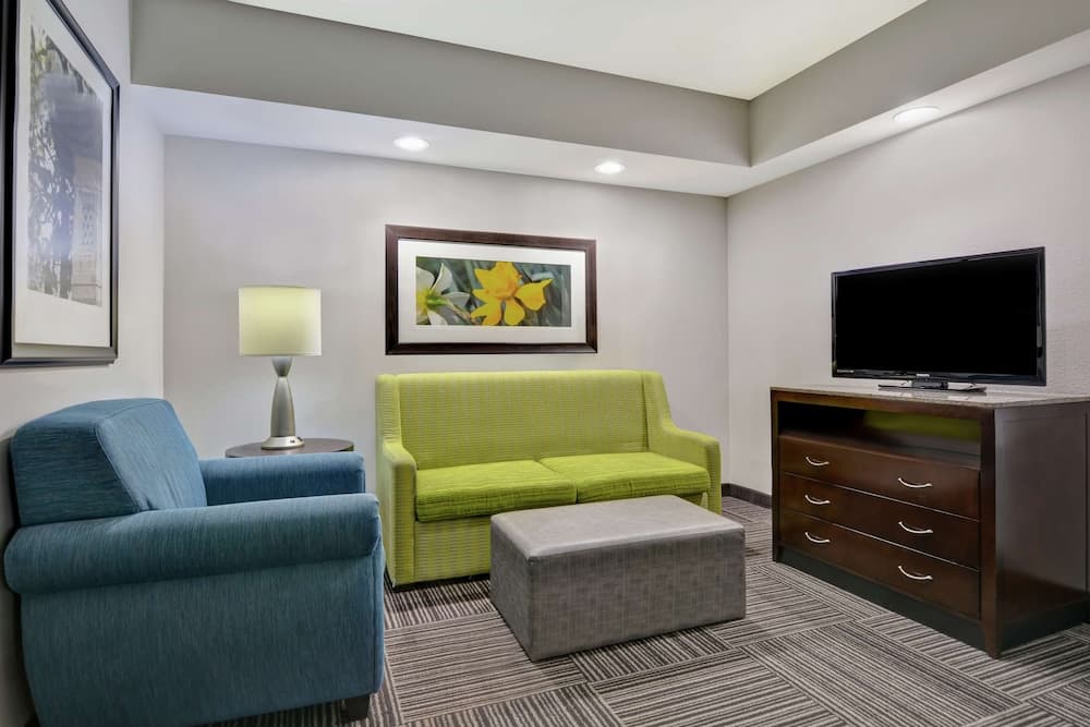 Hilton Garden Inn Fayettevile gallery photo in Fayetteville, AR — image 17