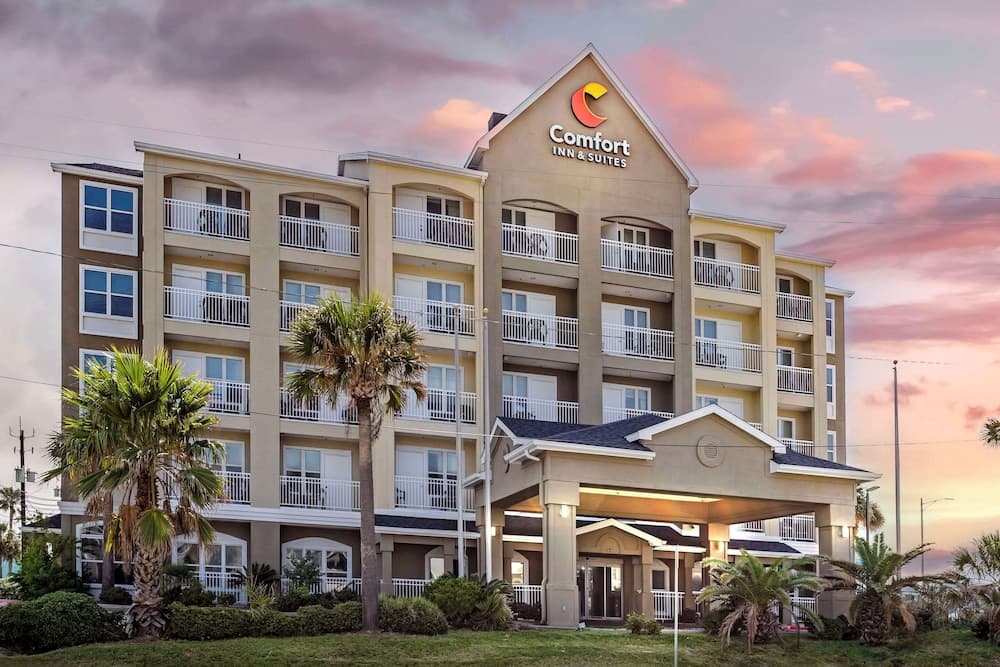 Comfort Inn & Suites Galveston Central Island near Pier — hotel in Galveston, Texas