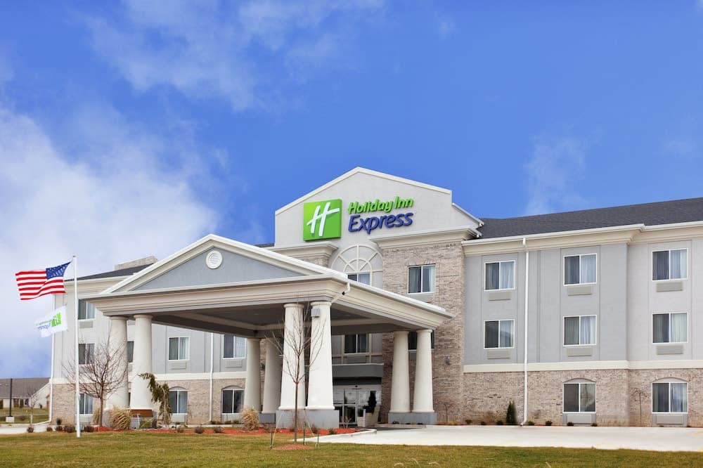 Pike Inn Le Roy - Bloomington Southeast Area featured exterior or lobby in Le Roy, IL — similar hotel