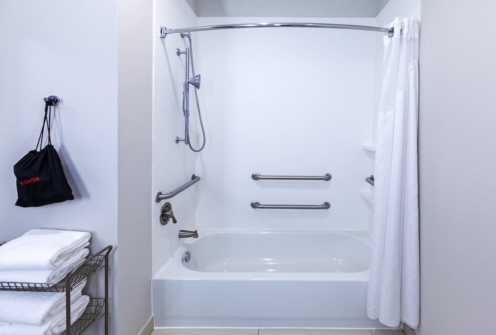 Holiday Inn Express Hotel & Suites PORT ARTHUR by IHG gallery photo in Port Arthur, TX — image 32