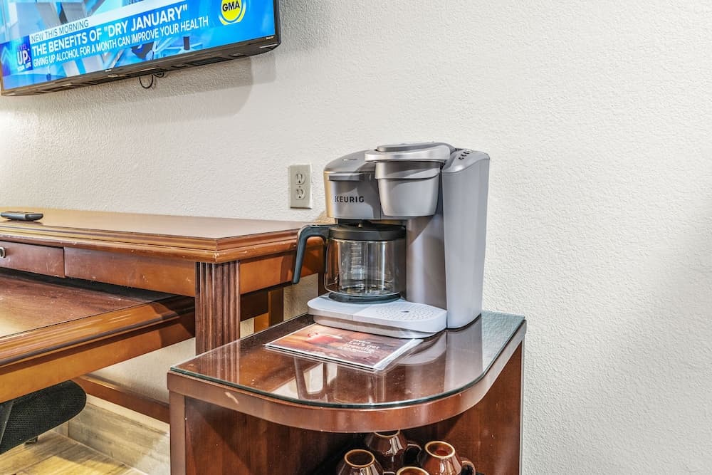 Metro Tempe Extended Stay interior in Tempe, AZ — gallery photo 2