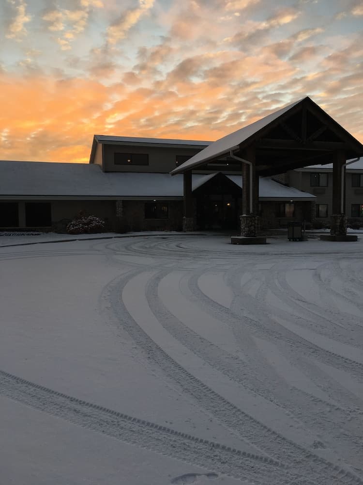 Moose Lake Lodge & Suites featured exterior or lobby in Moose Lake, MN — similar hotel