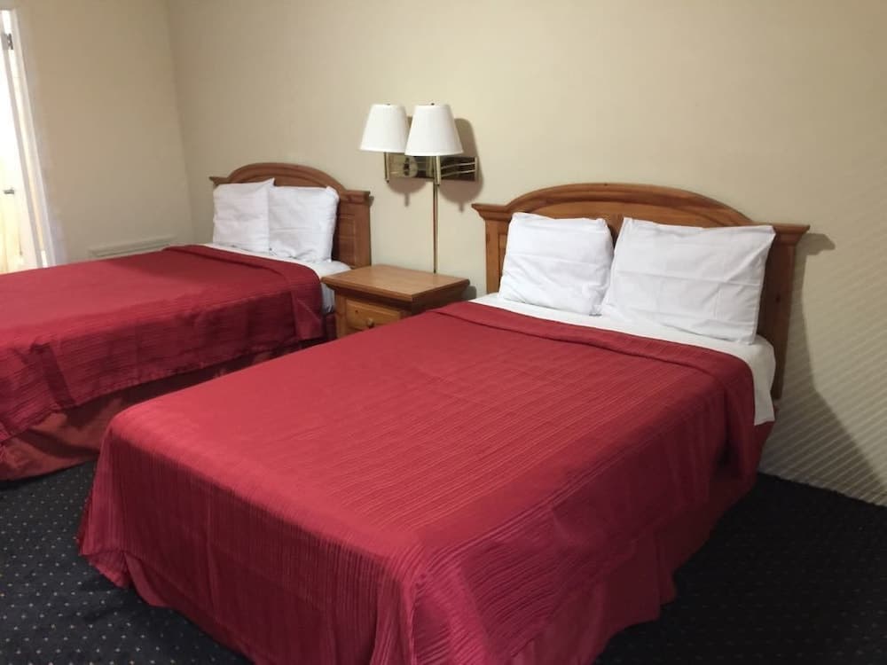 Royal Inn interior in Honea Path, SC — gallery photo 2