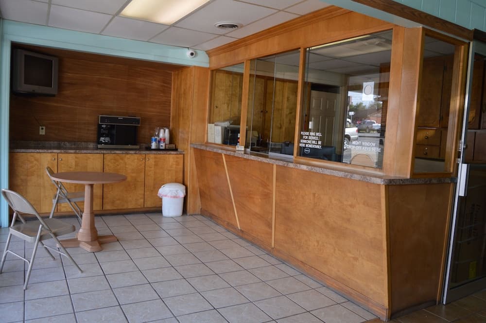Budget Inn of Claypool Hill property views in Pounding Mill, VA — gallery photo 3