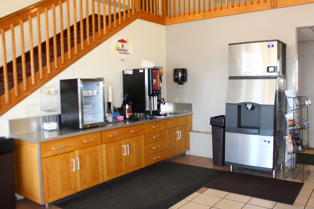 Super 8 by Wyndham Green River property views in Green River, UT — gallery photo 3