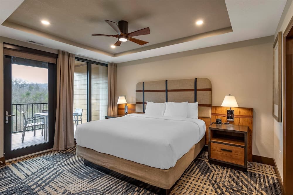 Hilton Vacation Club MountainLoft Gatlinburg property views in Gatlinburg, TN — gallery photo 3