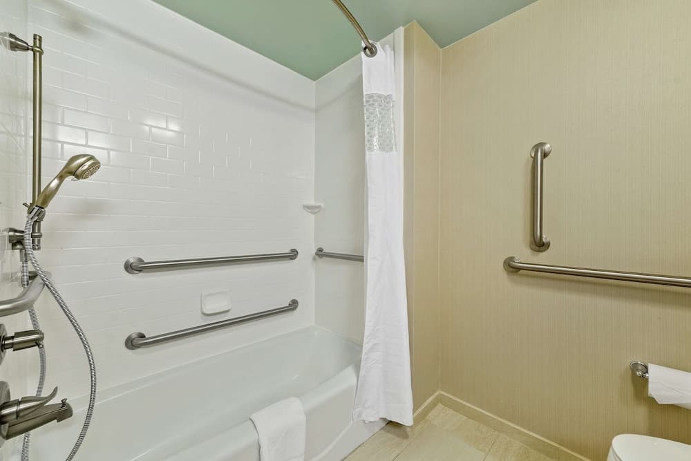 Hampton Inn & Suites Gulfport I-10 gallery photo in Gulfport, MS — image 31