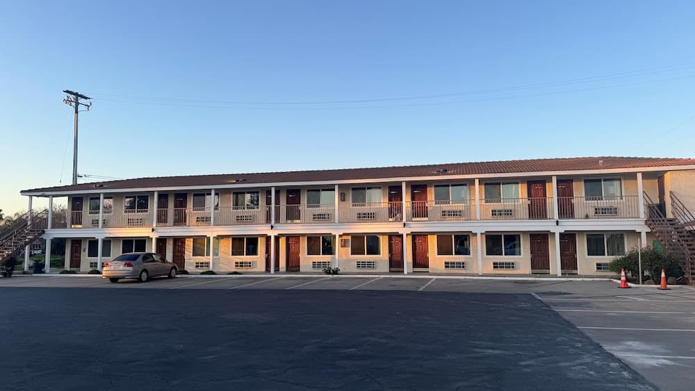 PACIFIC EXPRESS INN property views in Merced, CA — gallery photo 3