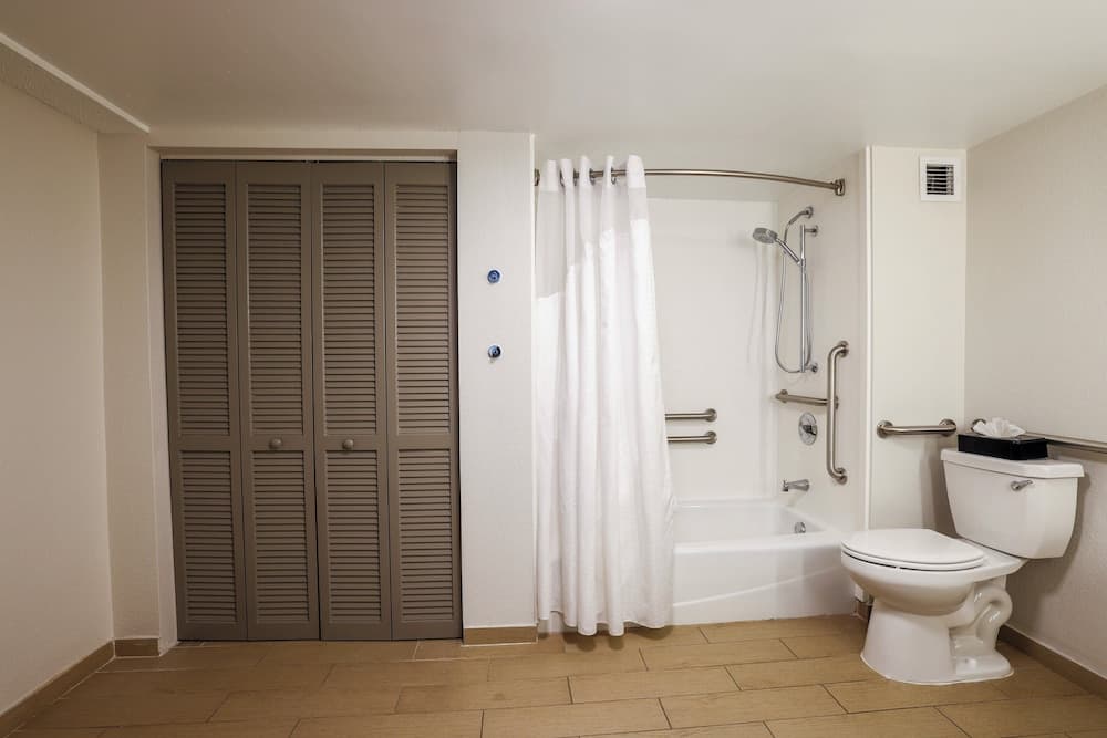 Holiday Inn Express Burlington by IHG gallery photo in Burlington, NC — image 47
