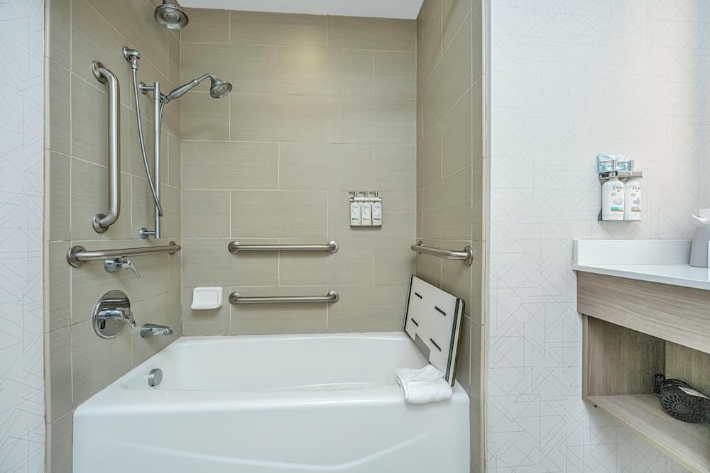 Holiday Inn Express & Suites Charleston Arpt-Conv Ctr Area gallery photo in North Charleston, SC — image 51
