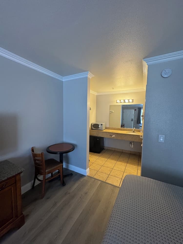 Dune Surfer Inn property views in Oceano, CA — gallery photo 3