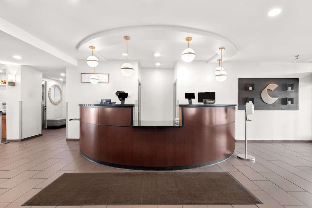 Comfort Suites Cullman I-65 Exit 310 interior in Cullman, AL — gallery photo 2