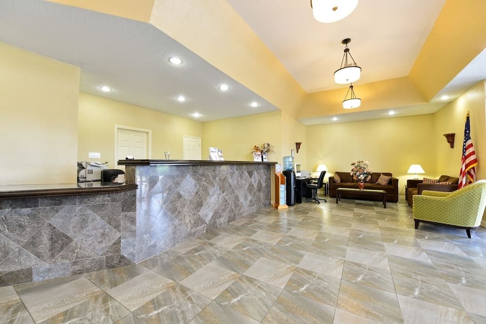 Cruise Port Inn interior in Cocoa, FL — gallery photo 2