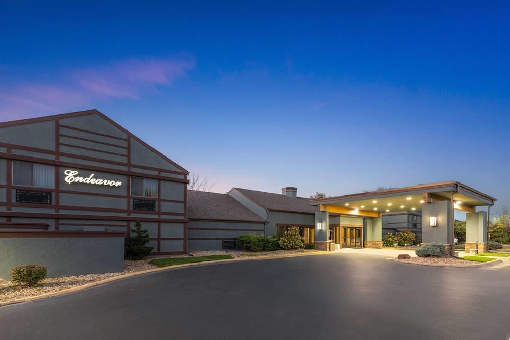 Endeavor Inn & Suites, Trademark Collection by Wyndham gallery photo in Topeka, KS — image 58