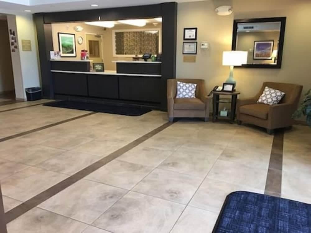 Candlewood Suites Sidney by IHG interior in Sidney, MT — gallery photo 2