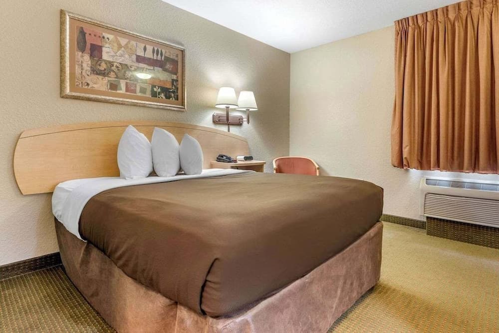 Birch Hill Suites South Bend property views in South Bend, IN — gallery photo 3