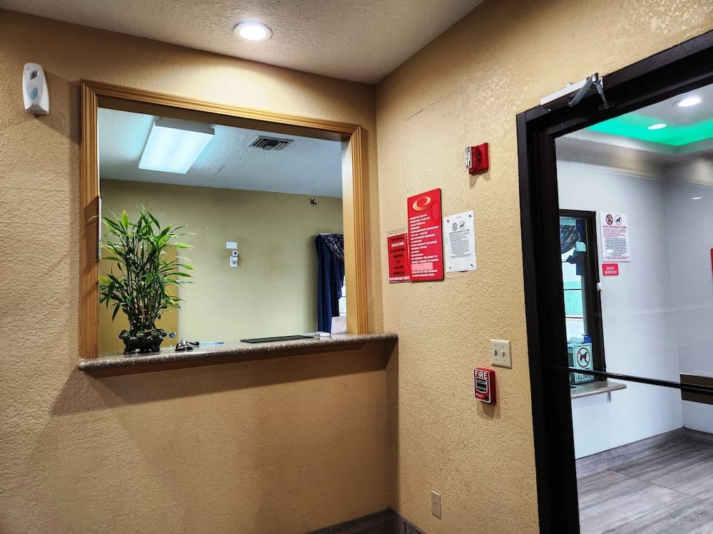 Express Inn Hobby property views in Houston, TX — gallery photo 3