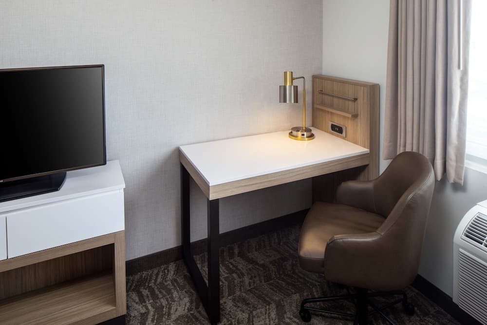 SpringHill Suites by Marriott New York JFK Airport/Jamaica interior in Jamaica, NY — gallery photo 2