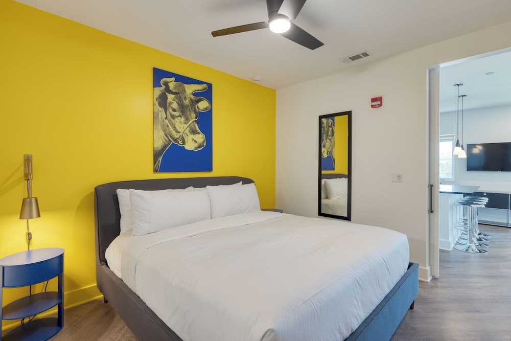 The Carter by AvantStay – Spacious Stay Near Downtown  interior in Nashville, TN — gallery photo 2