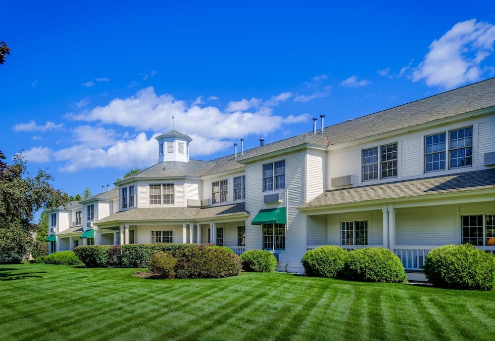The Ashbrooke featured exterior or lobby in Egg Harbor, WI — similar hotel