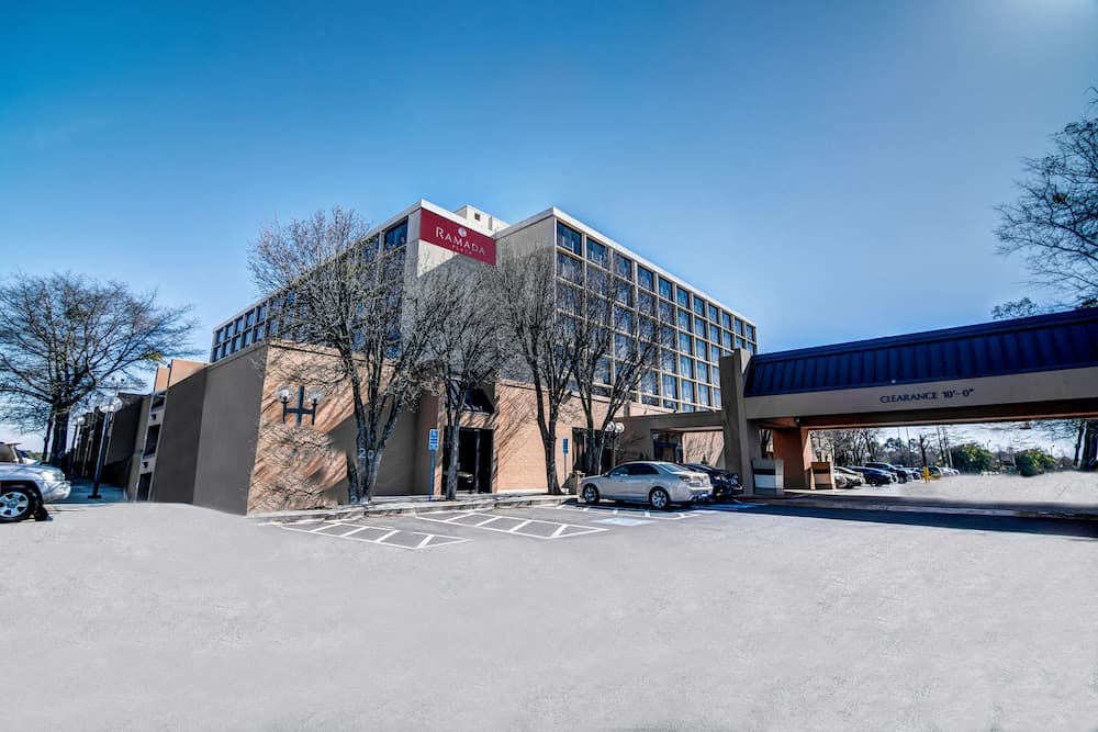 Ramada Plaza by Wyndham Atlanta Airport — hotel in College Park, Georgia
