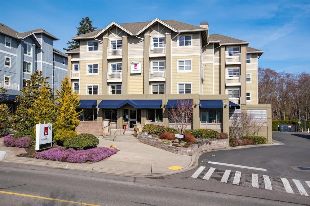 Marshall Suites Bainbridge Island, SureStay Collection by BW gallery photo in Bainbridge, WA — image 4