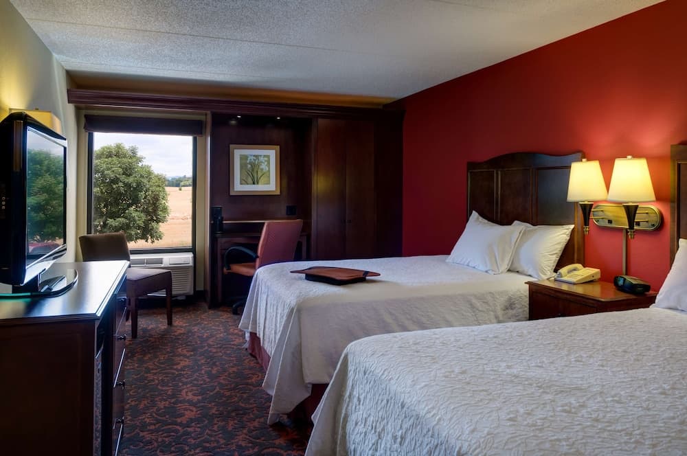 Hampton Inn Chambersburg gallery photo in Chambersburg, PA — image 13