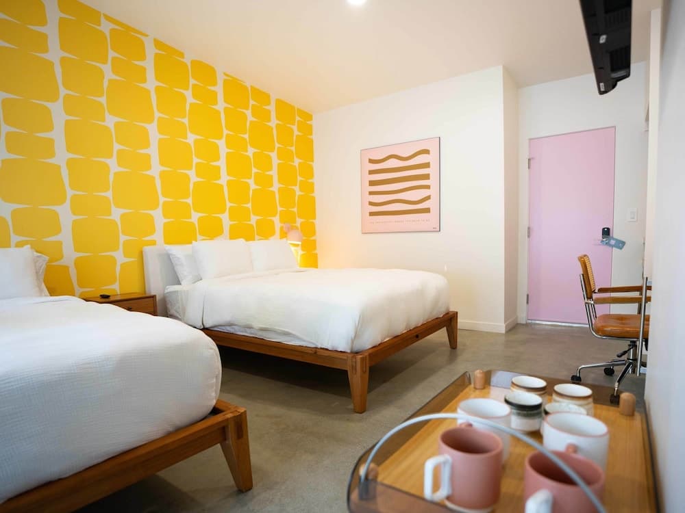 Standard Room, 2 Queen Beds, Kitchenette, Garden View featured exterior or lobby in Palm Springs, CA — similar hotel