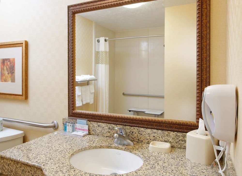 Hampton Inn Waterloo Cedar Valley gallery photo in Waterloo, IA — image 31