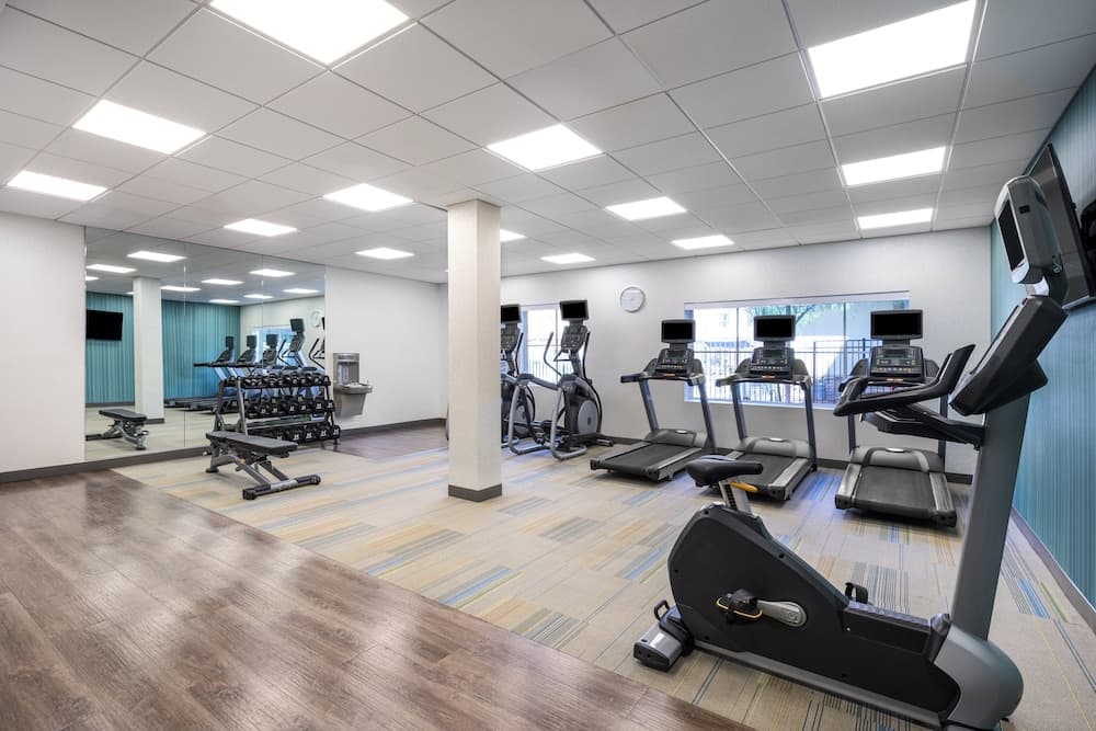 Holiday Inn Express & Suites Phoenix East - Gilbert by IHG gallery photo in Gilbert, AZ — image 11