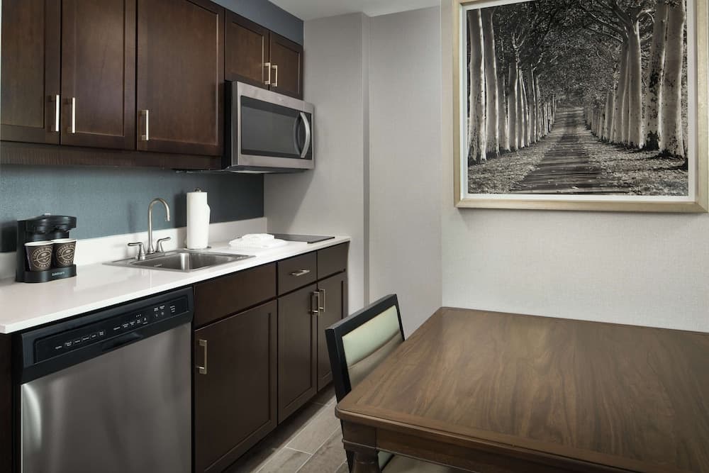 Homewood Suites by Hilton Teaneck Glenpointe gallery photo in Teaneck — image 27