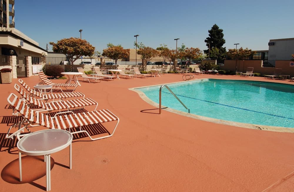 Oakland Airport Executive Hotel gallery photo in Oakland, CA — image 51