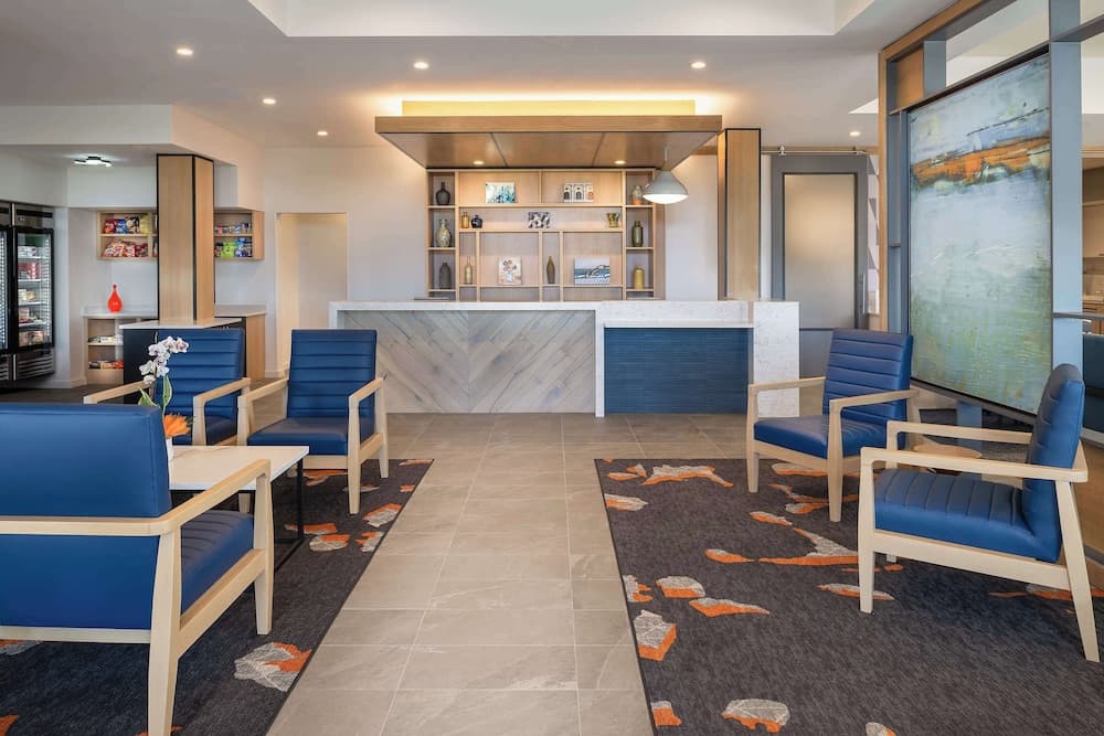 Hyatt House Auburn Hills / Detroit interior in Lake Orion, MI — gallery photo 2