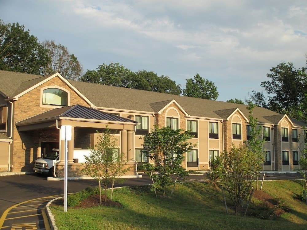 Red Carpet Inn And Suites Monmouth Jtc featured exterior or lobby in Monmouth Junction, NJ — similar hotel