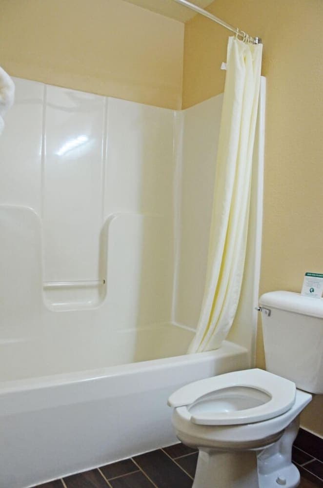 Heritage Grand Inn property views in Canton, IL — gallery photo 3