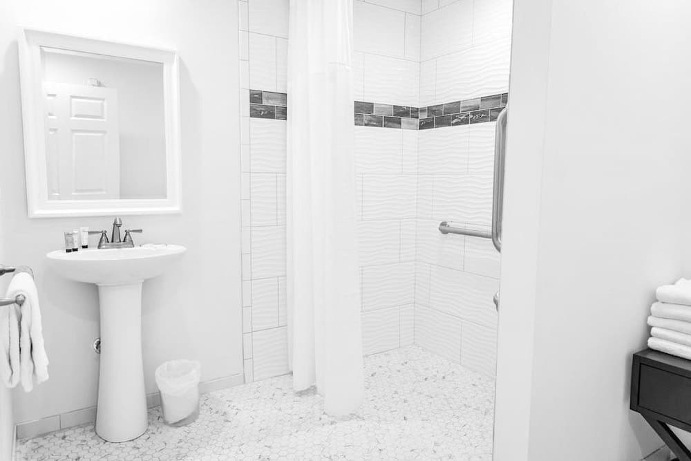Saltwater Suites gallery photo in Holly Ridge, NC — image 35