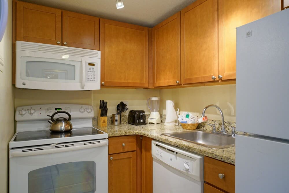 La Costa Beach Club property views in Pompano Beach, FL — gallery photo 3