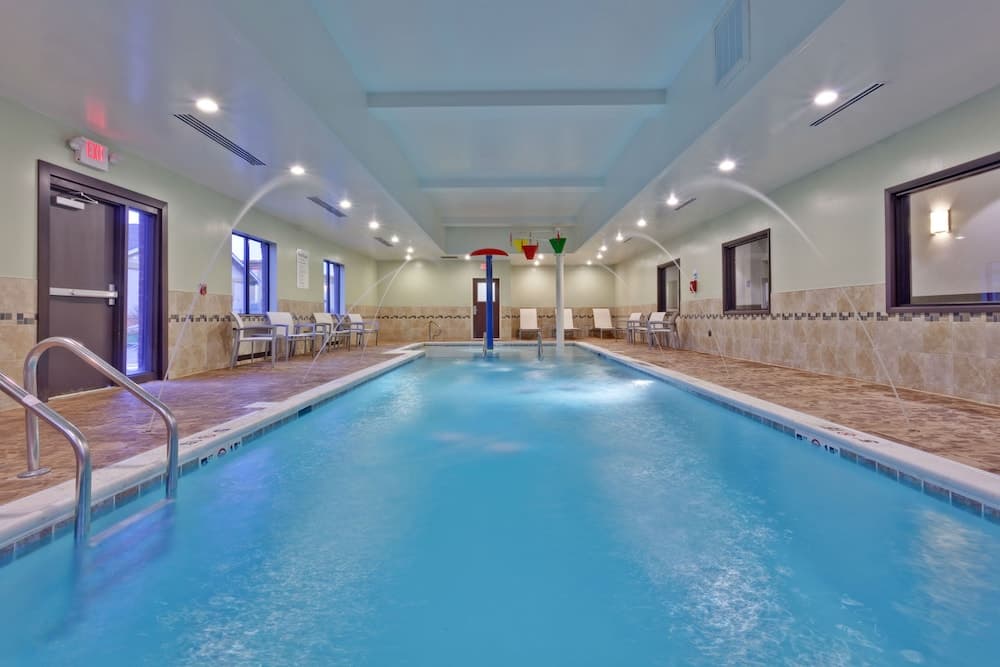 Holiday Inn Express Hotel & Suites New Philadelphia by IHG gallery photo in New Philadelphia, OH — image 36