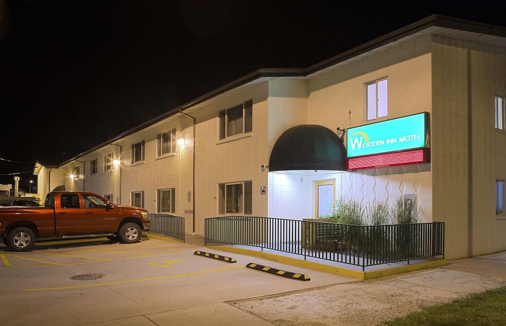 Western Inn Motel Billings property views in Billings, MT — gallery photo 3